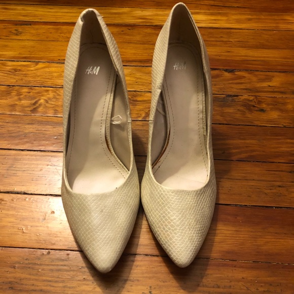 High Heels - Picture 2 of 2